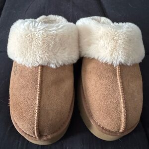 UGG Cream Fuzzy Slippers